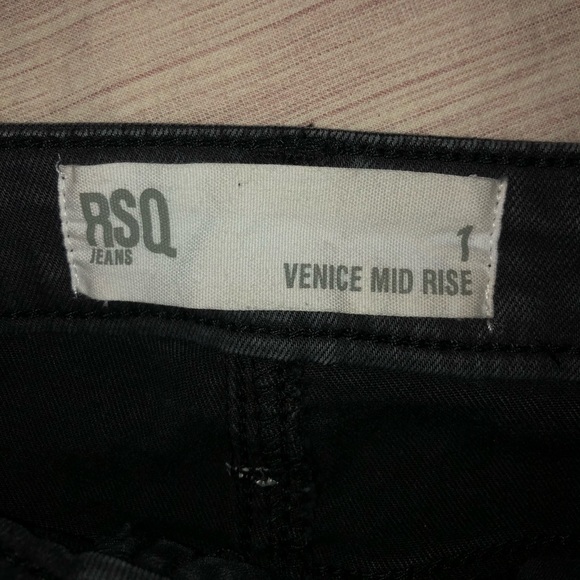 Tillys (RSQ) Black Jean Shorts - Picture 3 of 3